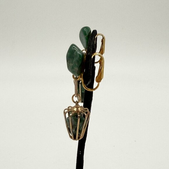 Vintage Gold-Tone Green Stone Clip-On Earrings With Dangling Cage Design - Picture 3 of 8